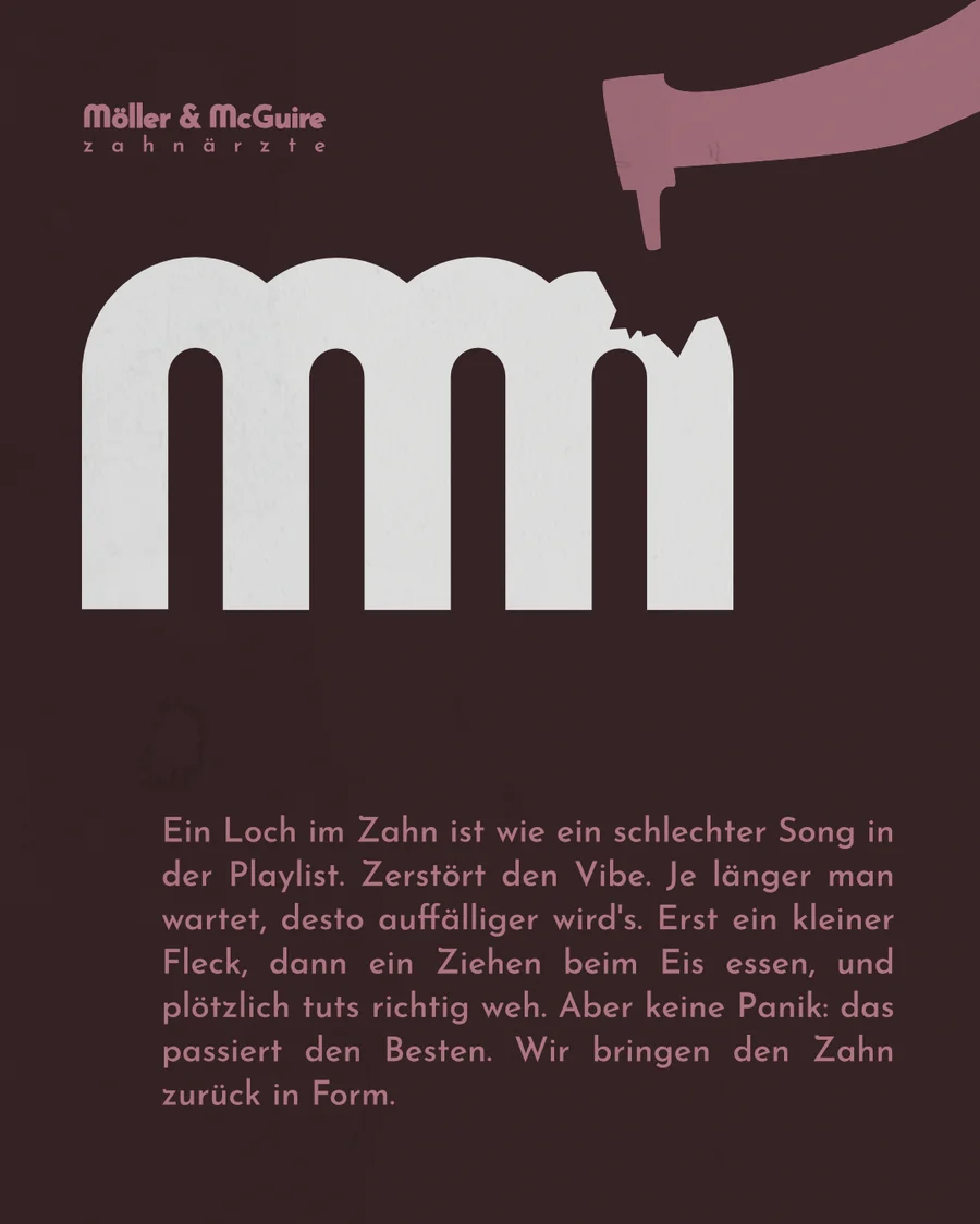 Karies: Ein Chip im Monogramm erzählt die Geschichte ganz ohne Worte.